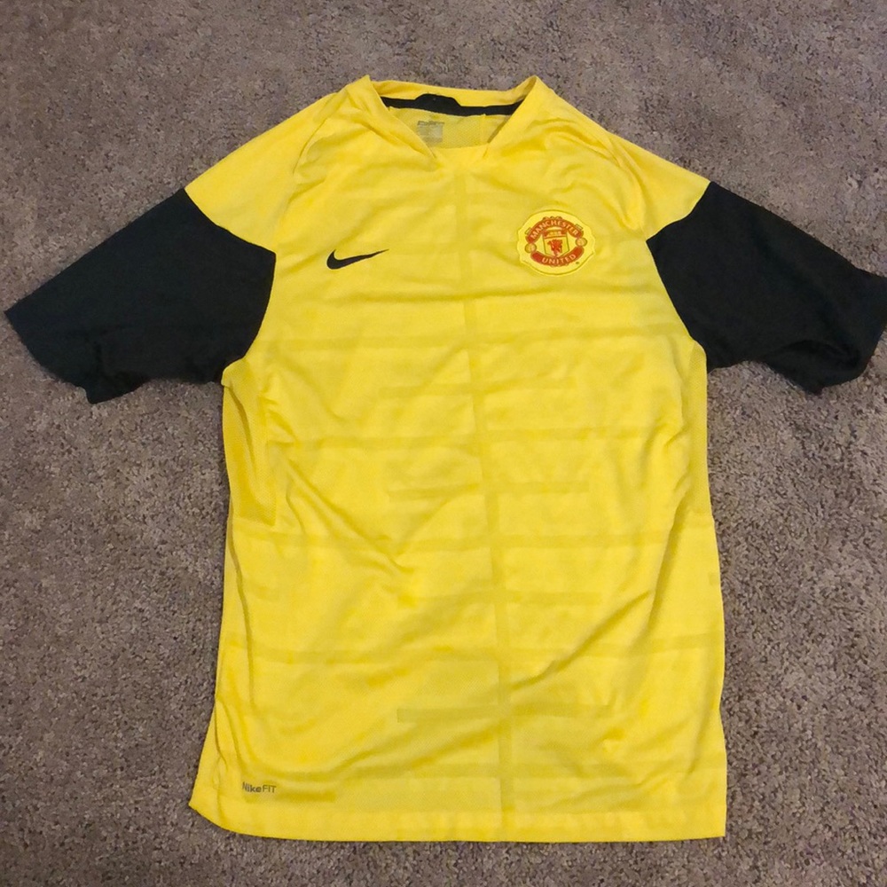 Yellow Nike Manchester United Jersey